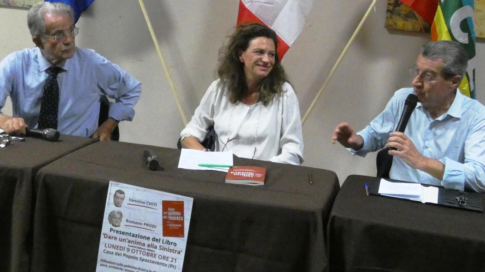 Il grande pubblico per Prodi e Chiti: "La sinistra riparta dai temi veri" Il grande pubblico per Prodi e Chiti: "La sinistra riparta dai temi veri"