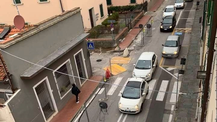 Traffico in via Amendola a Pescia (foto dal web)
