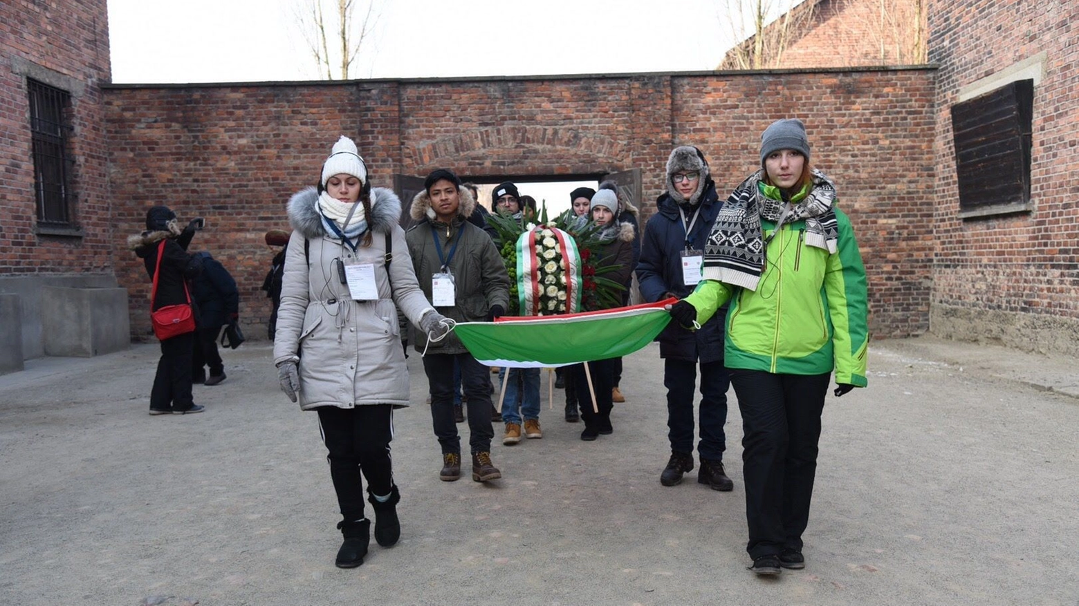 Gli studenti toscani e il loro omaggio alle vittime di Auschwitz