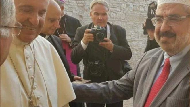 Mohamed Abdel Qader con Papa Francesco