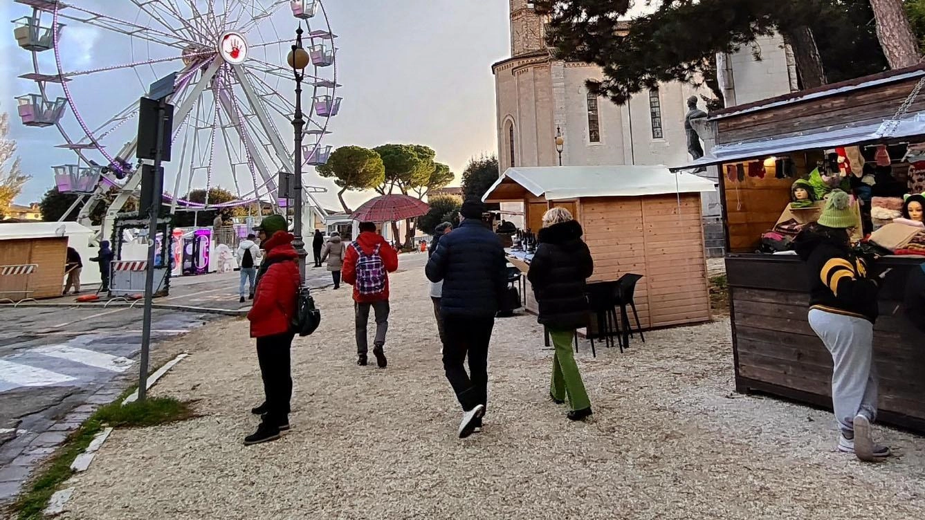 Tariffa raddoppiata, gli operatori insorgono. Il Comune replica: "Costi da coprire"