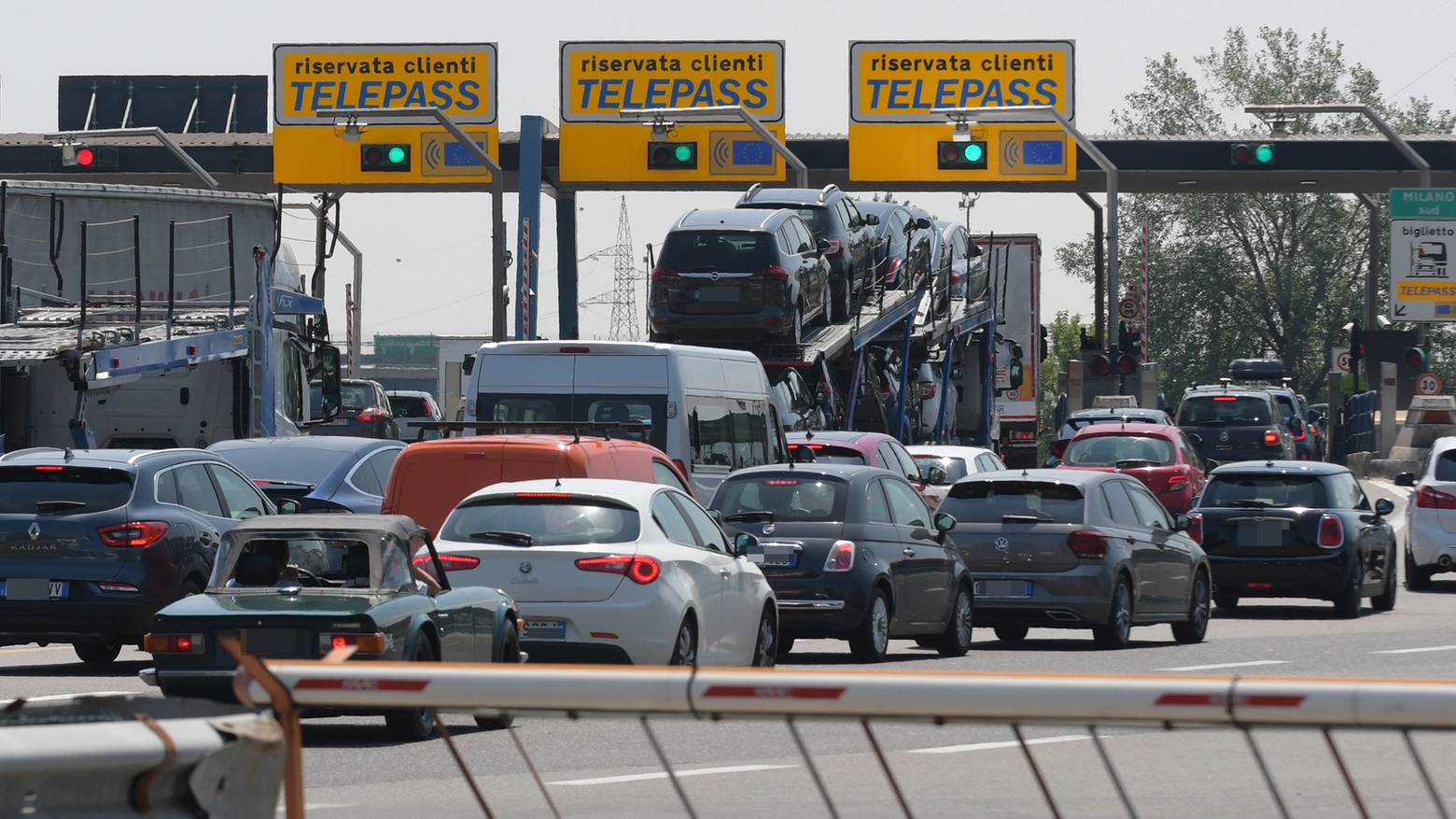Casello autostradale (immagini di repertorio)