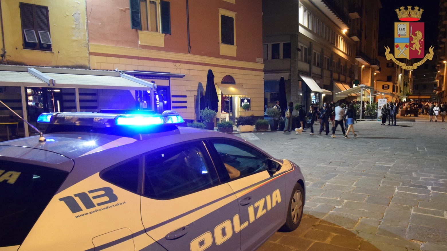 Controlli della polizia nella movida Controlli della polizia nella movida