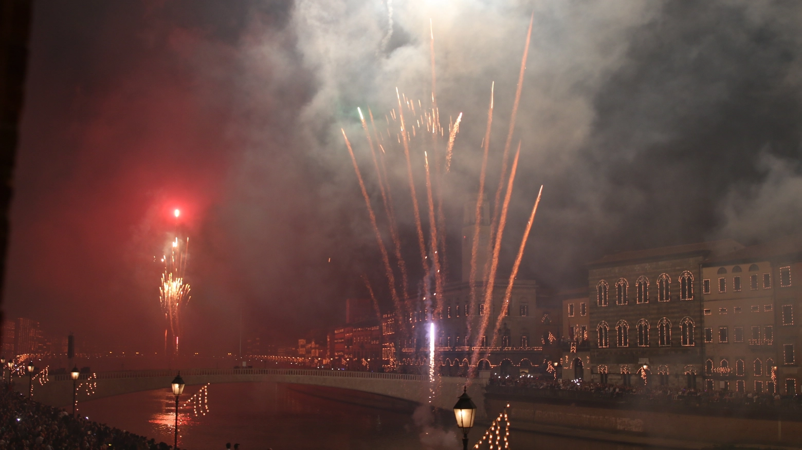 Fuochi d'artificio sull'Arno