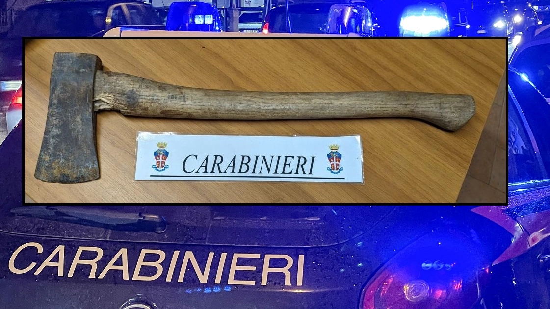 L'accetta sequestrata L'accetta sequestrata