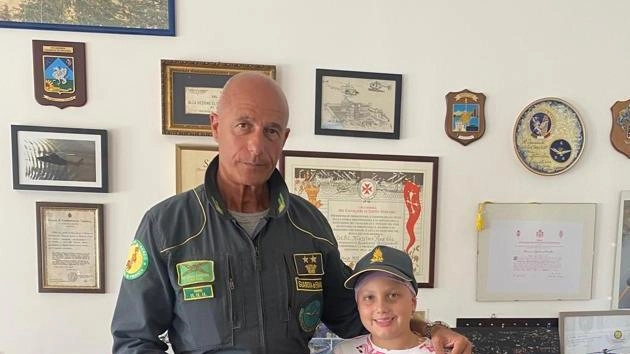 Il sogno di Matilde diventa realtà. La finanza si mobilita per la piccola e lei si emoziona sorvolando casa sua