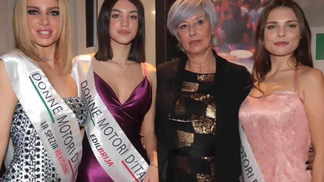’Donne e motori d’Italia’ Sfida a colpi di bellezza ’Donne e motori d’Italia’ Sfida a colpi di bellezza