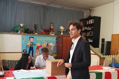 Valerio Fabiani vota a Piombino