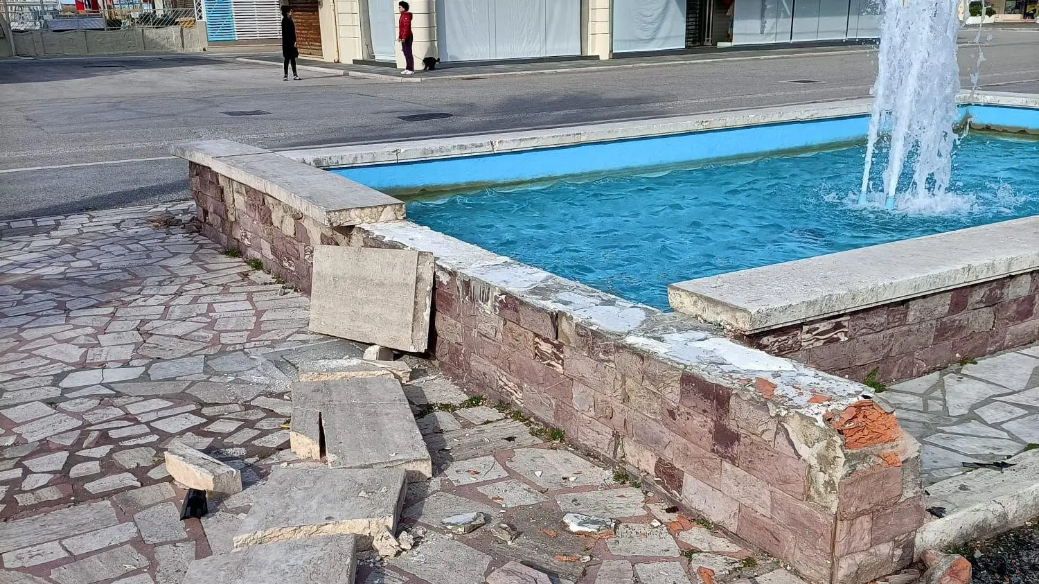 Via XX settembre si ribella "E’ un cantiere lumaca" Via XX settembre si ribella "E’ un cantiere lumaca"