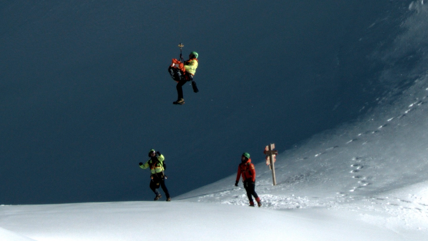 Recuperato il cadavere dell'alpinista (Gianluca Briccolani/Germogli)