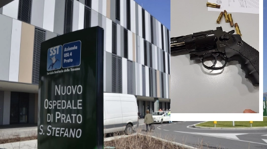 L'ingresso dell'ospedale di Prato e la pistola usata dall'uomo 