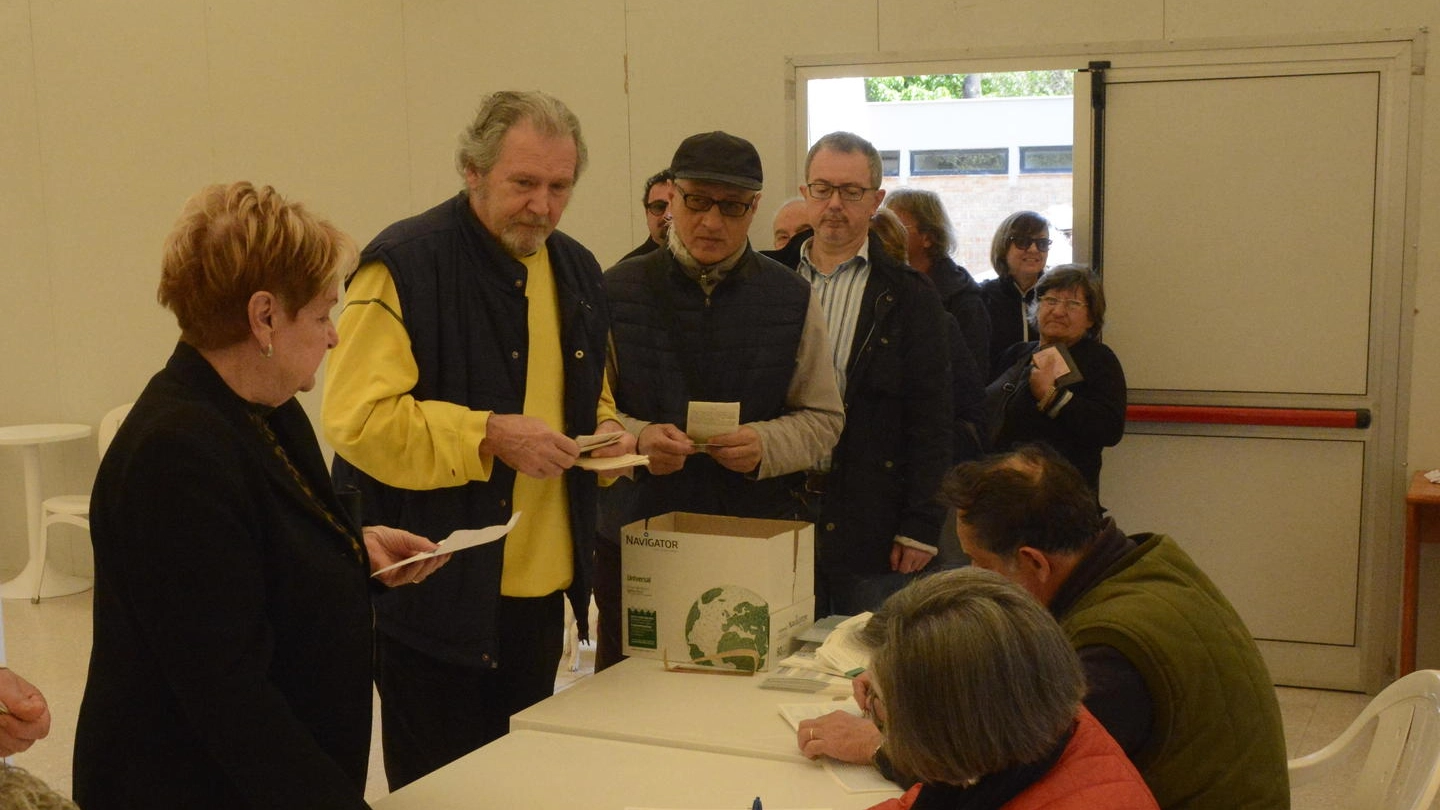 Il voto a Grosseto (Foto Aprili)