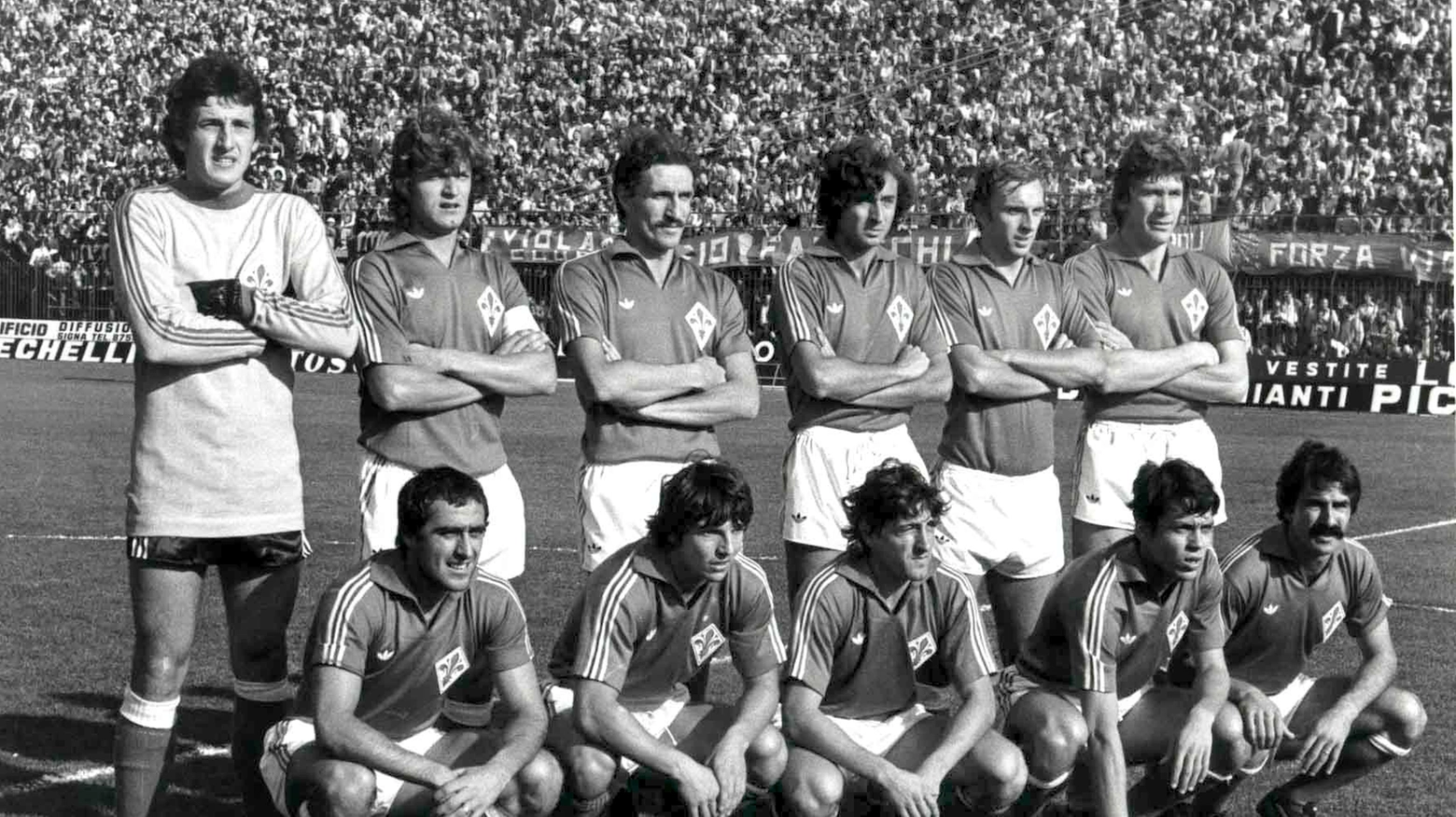 Una formazione della Fiorentina '78/'79: Galli è il primo da sinistra (PressPhoto)