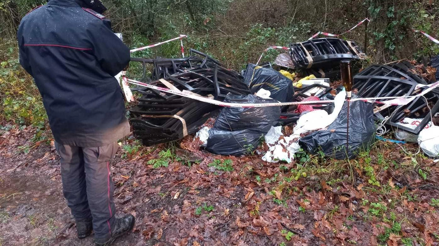 Tra spaccio e degrado. Maxi operazione contro gli abbandoni: "Battaglia di civiltà" Tra spaccio e degrado. Maxi operazione contro gli abbandoni: "Battaglia di civiltà"