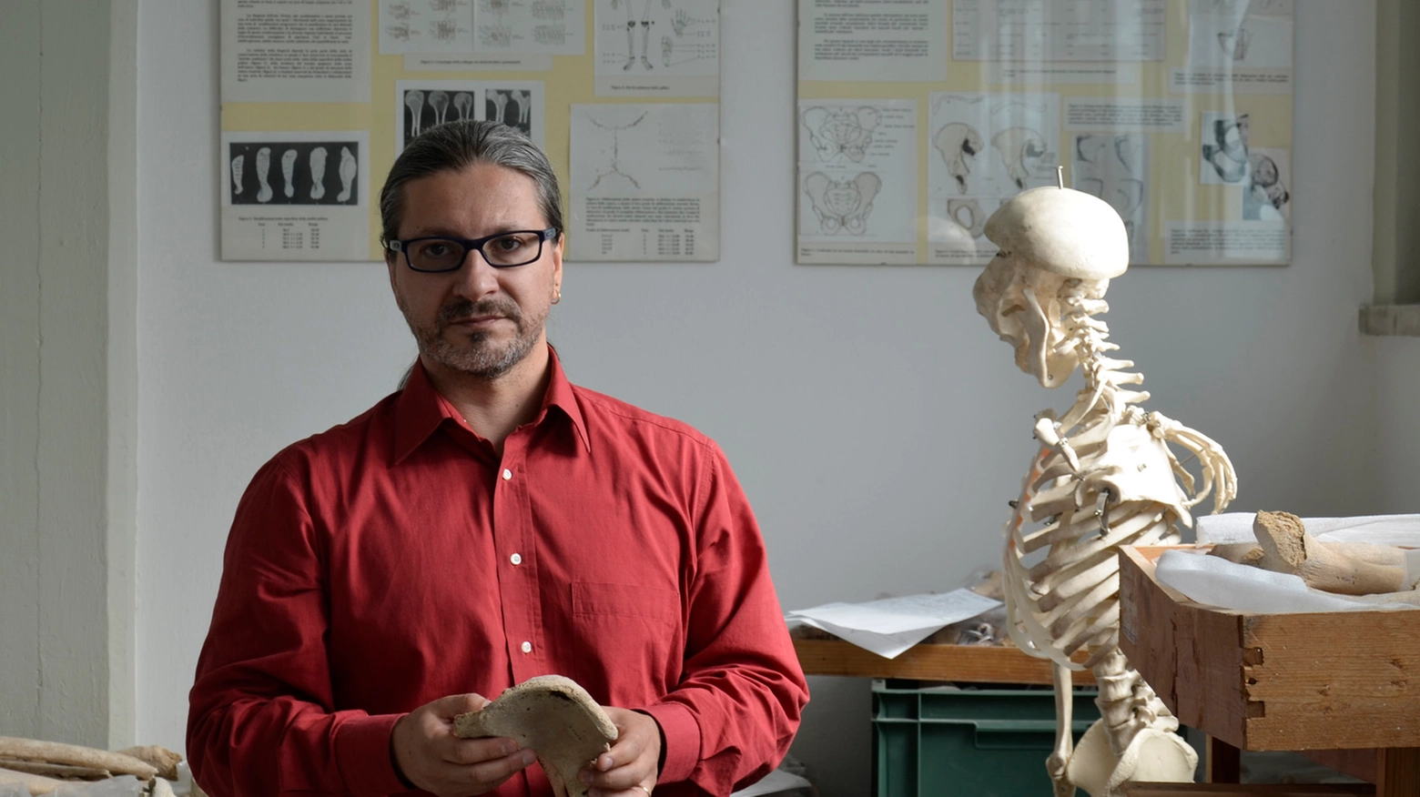 Il paleantropologo Damiano Marchi