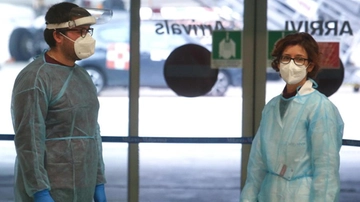 Malpensa, Bertolaso: ancora positivi al Covid la metà dei passeggeri dalla Cina