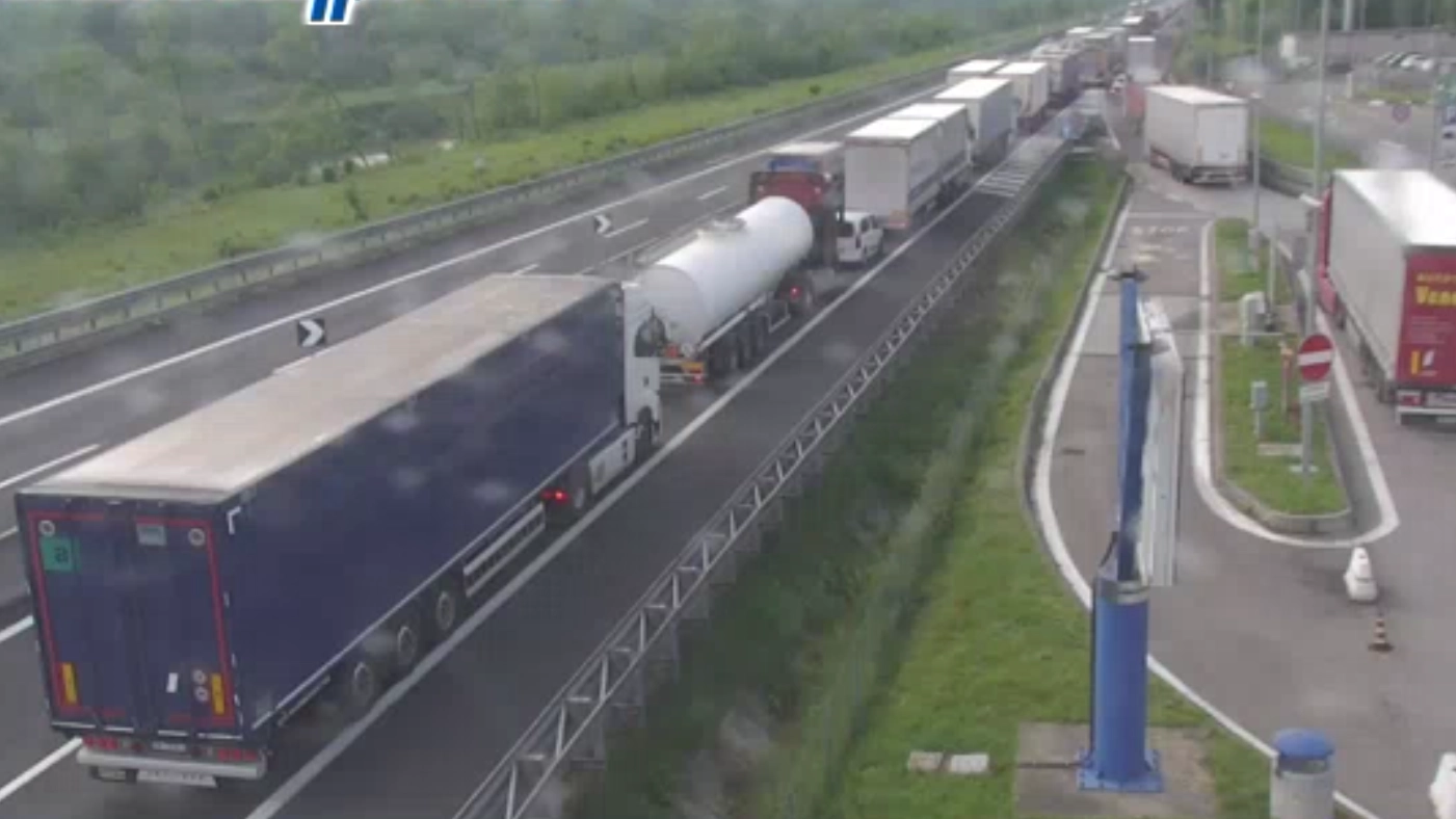 Autostrada A1 Valdarno, traffico bloccato per incidente (Foto Autostrade per l'Italia)