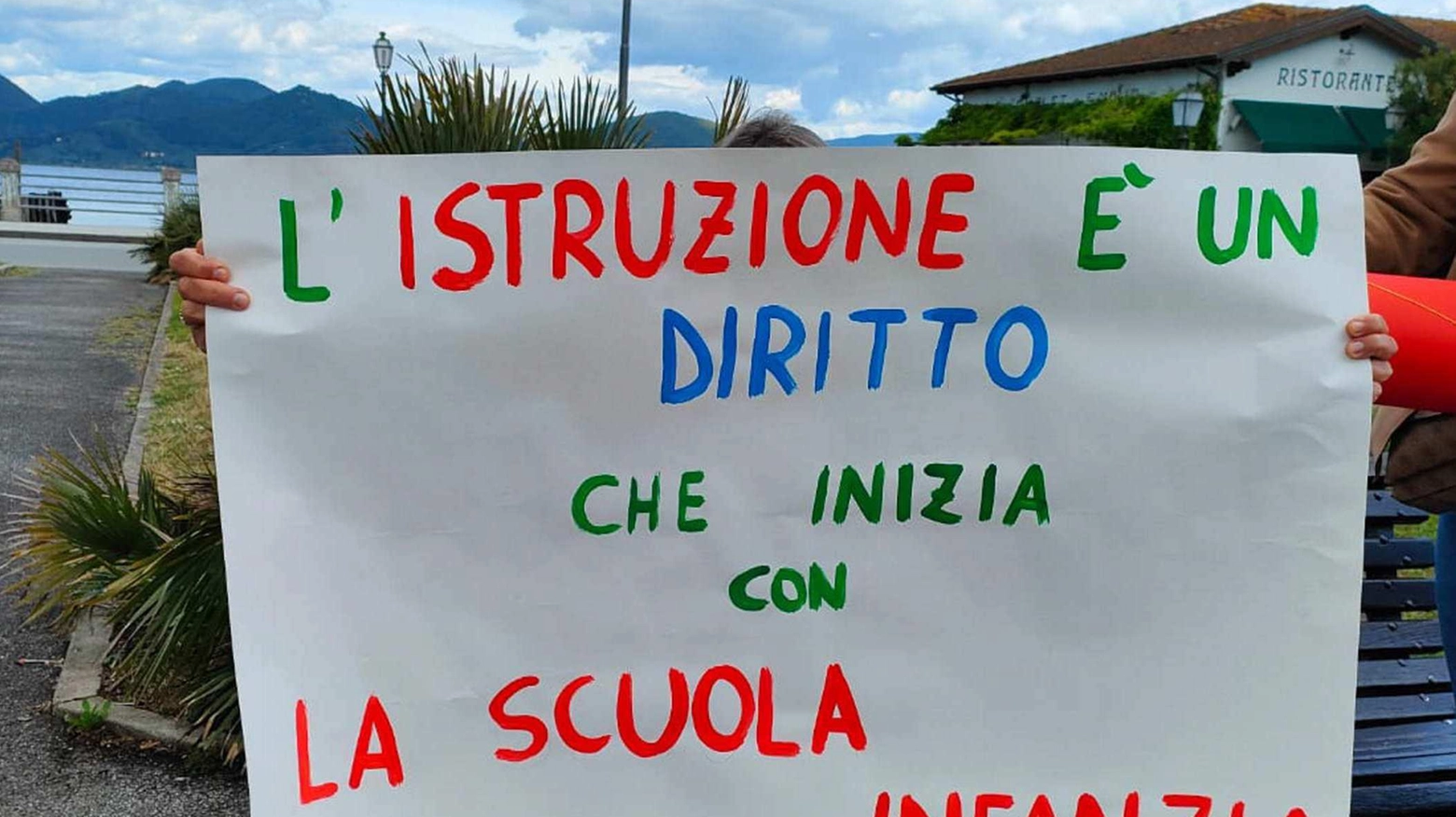 "No alle classi pollaio". Le famiglie si mobilitano "No alle classi pollaio". Le famiglie si mobilitano