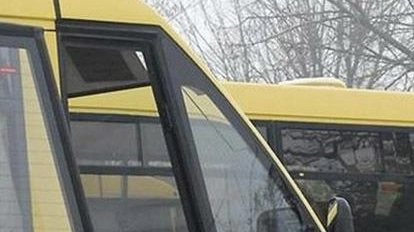 Il Comune vende scuolabus al prezzo di 1 euro