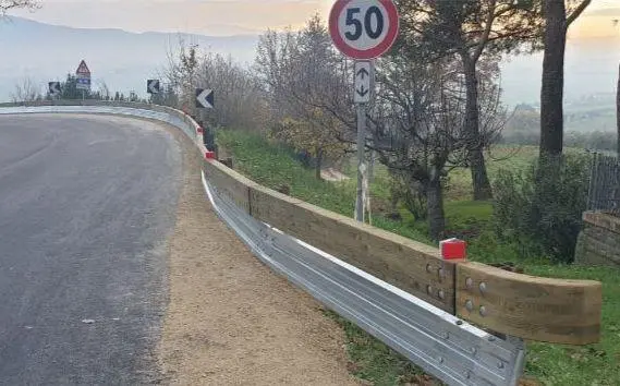 Sicurezza stradale Installato un guardrail E’ a doppia protezione