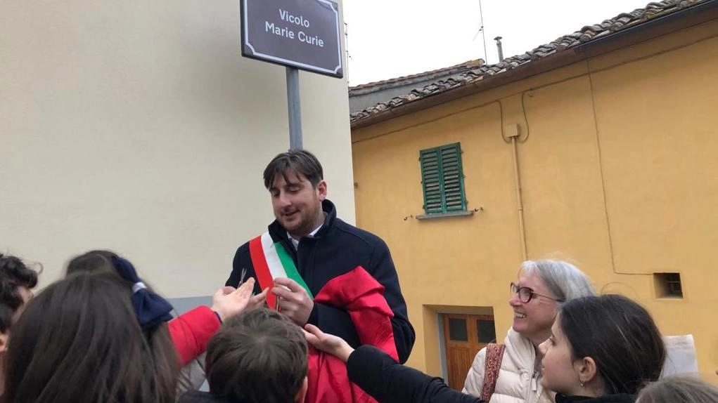 Un vicolo intitolato a Maria Curie  Inaugurazione in nome delle donne