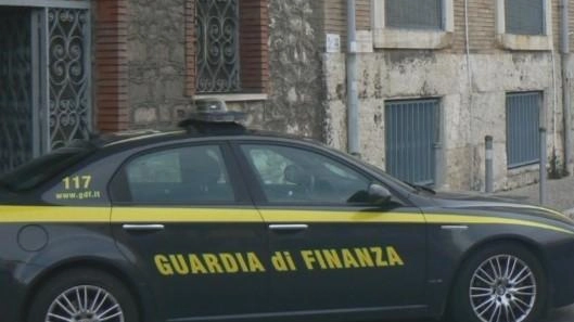 False fatture con il palladio. Sequestri e cinque arresti