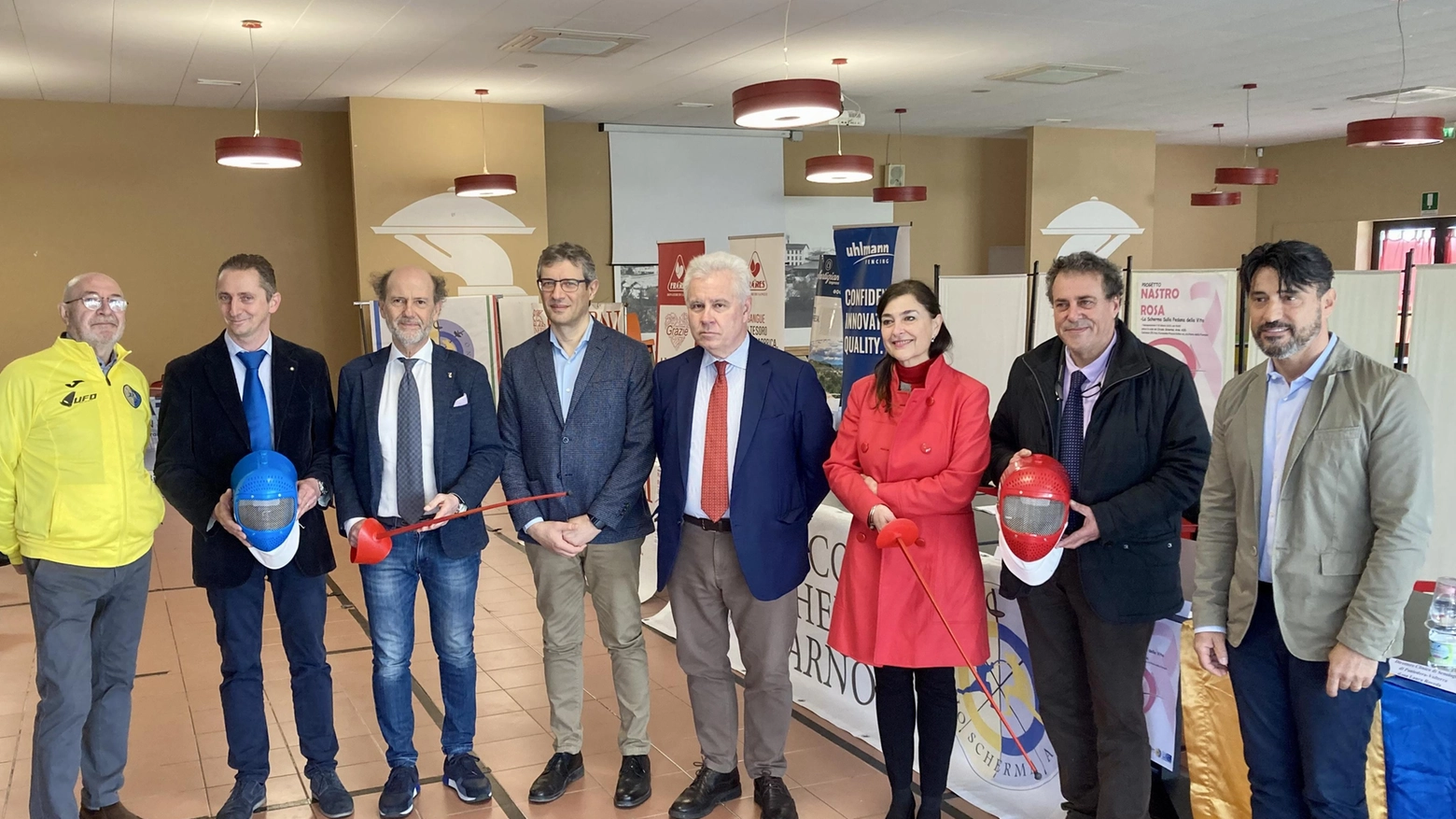 "La scherma è una terapia" Le operate di tumore al seno salgono sulla pedana "La scherma è una terapia" Le operate di tumore al seno salgono sulla pedana