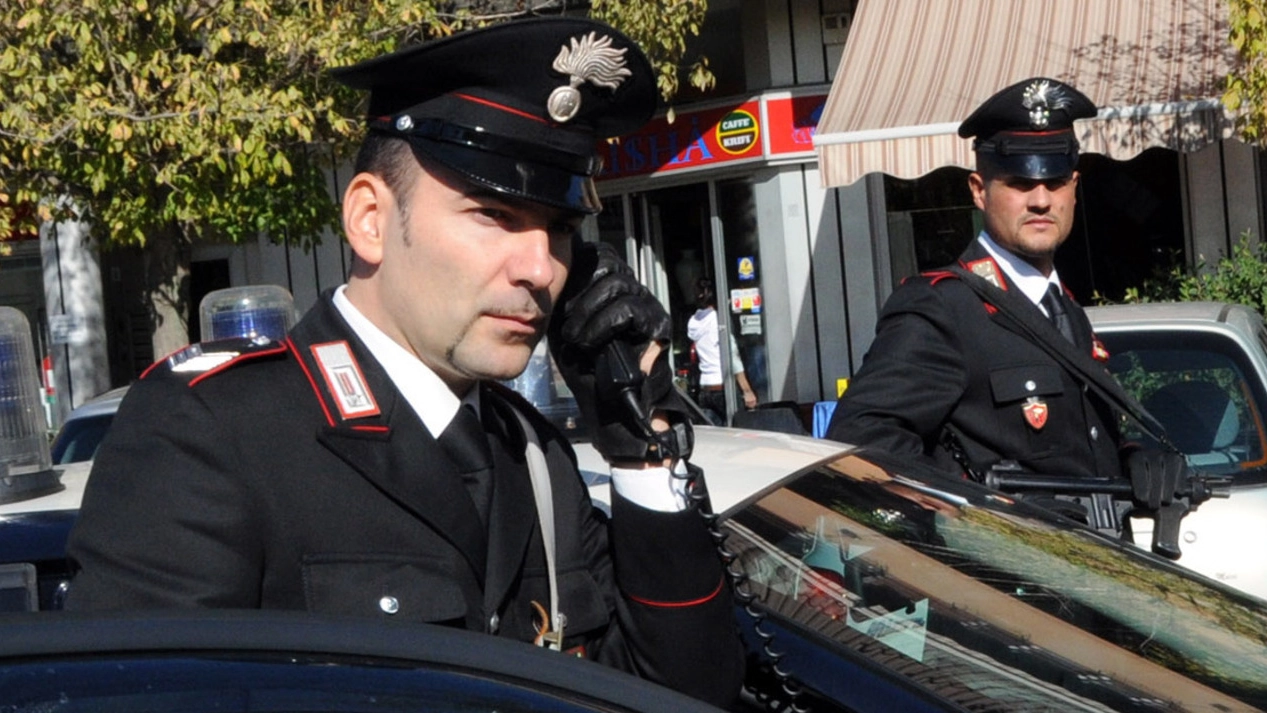  I carabinieri hanno messo le manette a un 39enne massese perché beccato a rubare la benzina