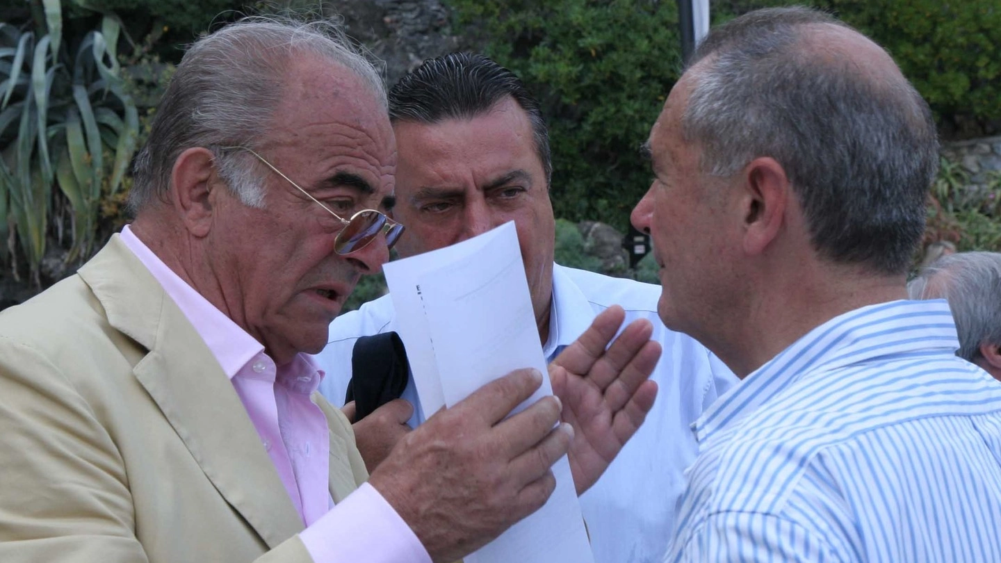 IMMAGINE STORICA Arrigo Petacco, Francesco Carrassi e Luigi Grillo a Monterosso nel 2008 per il premio
