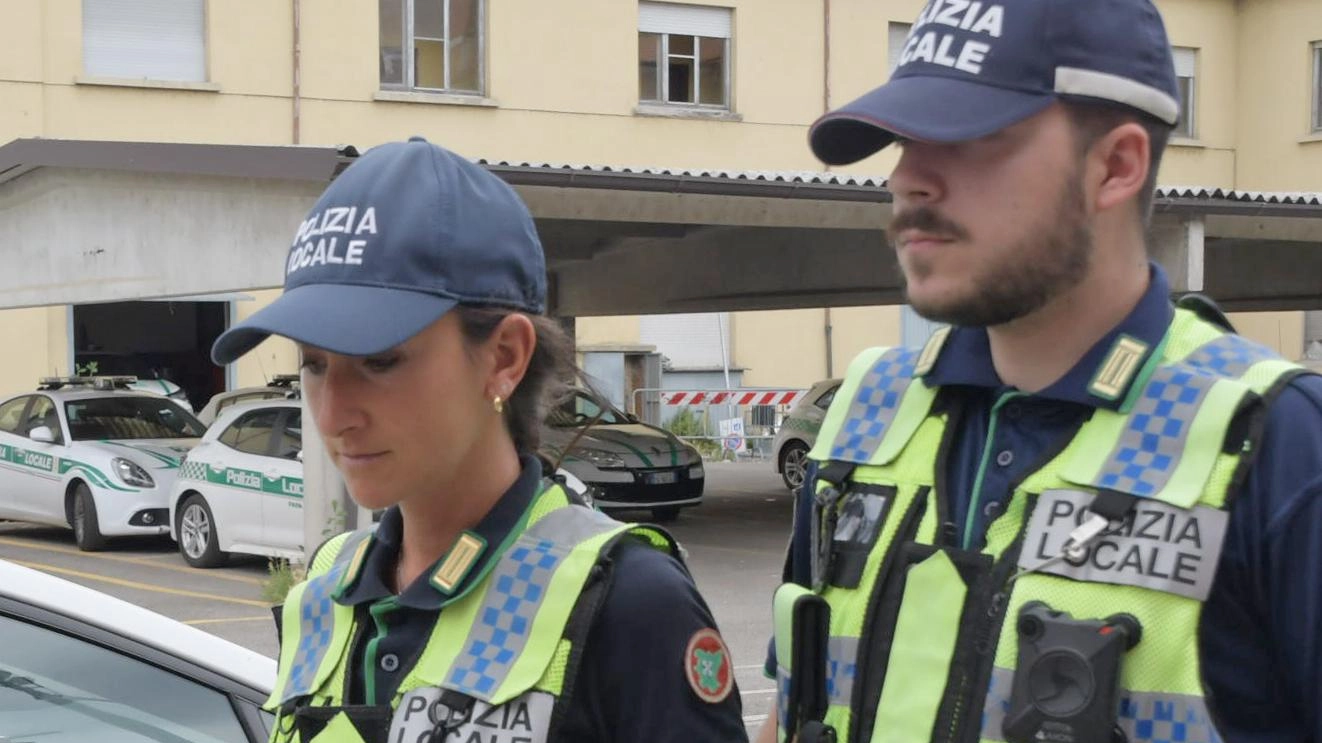 Il taser e la polizia municipale. Polemiche dopo la proposta: "Evitiamo scelte affrettate" Il taser e la polizia municipale. Polemiche dopo la proposta: "Evitiamo scelte affrettate"