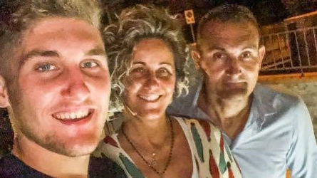Giacomo Di Napoli in foto assieme ai genitori