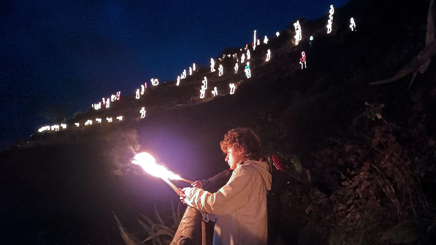 Si illumina la natività sulla collina delle Tre Croci. Ricco calendario di eventi. Sarà la prima volta senza il suo ideatore, e si potrà visitare fino al prossimo 14 gennaio
