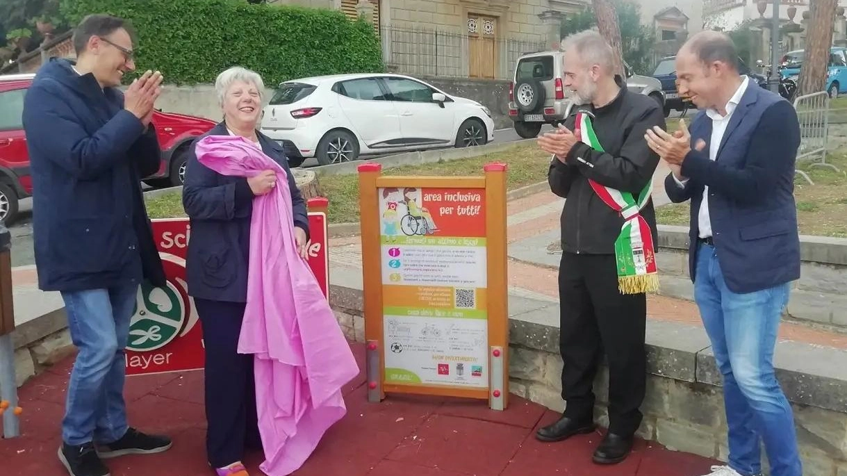 Neosindaco, primo taglio del nastro Neosindaco, primo taglio del nastro