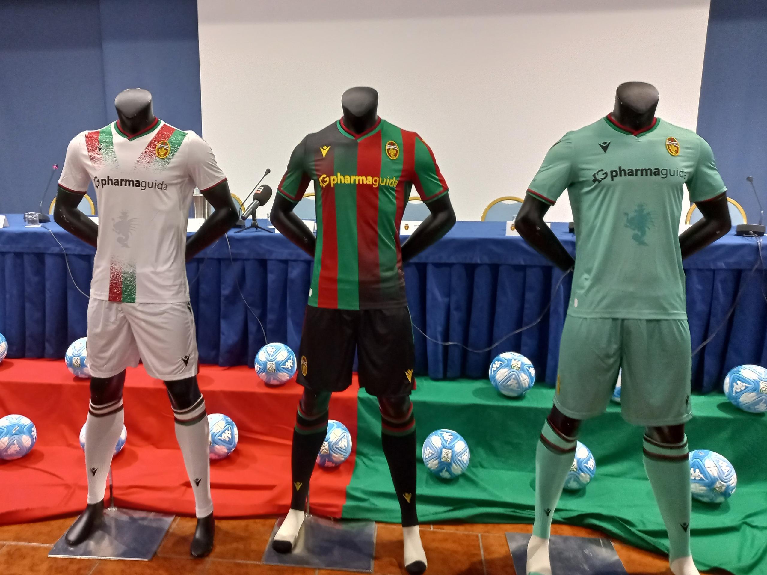Ecco le nuove maglie della Ternana per la stagione 2023 2024