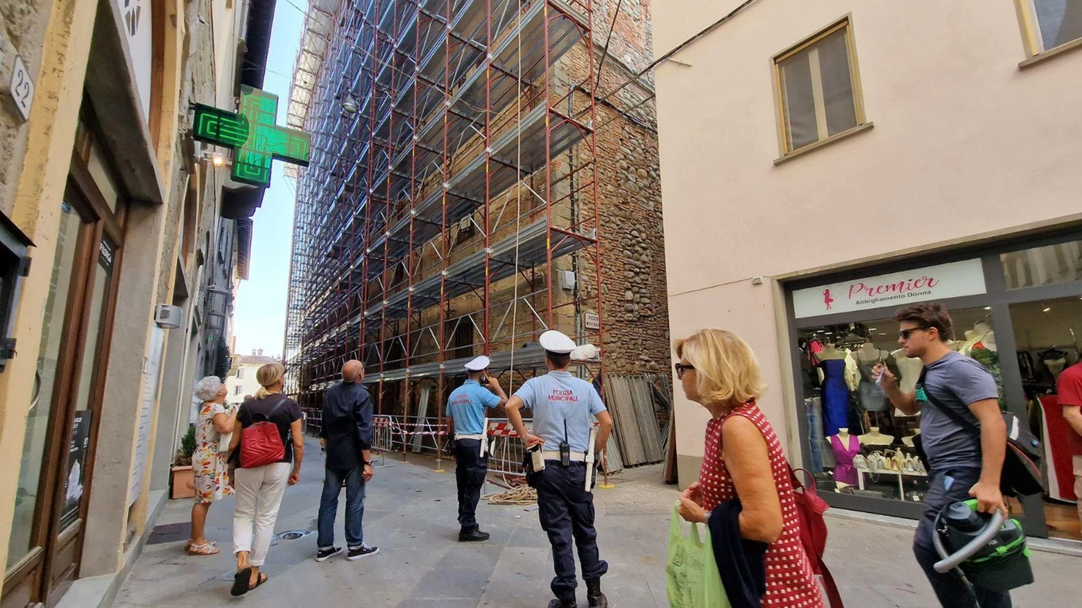 Paura sotto il Tribunale di Pistoia: materiale cade dal ponteggio
Paura sotto il Tribunale di Pistoia: materiale cade dal ponteggio