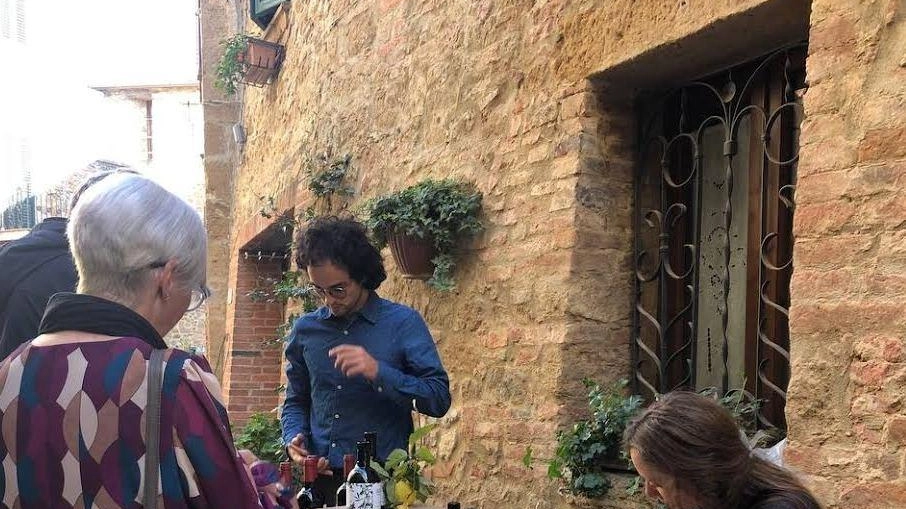Olio novo, torna la festa. S’inizia da Castelmuzio con assaggi e mercatini Olio novo, torna la festa. S’inizia da Castelmuzio con assaggi e mercatini