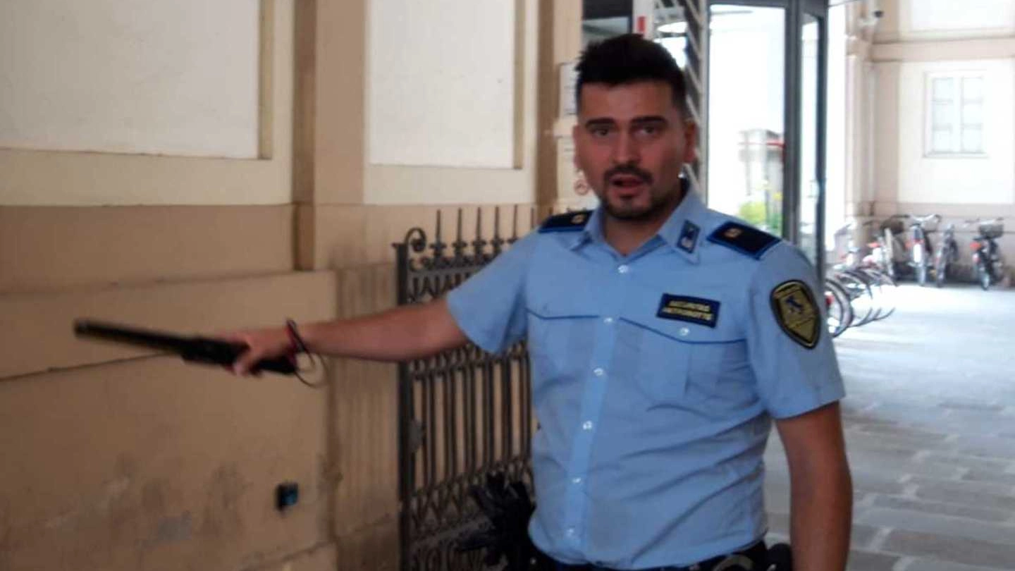 Vincenzo Santagata, 36 anni, coordinatore della sicurezza in tribunale