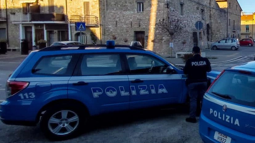 Giovane con problemi di droga litiga con i nonni: ritirate armi e munizioni Giovane con problemi di droga litiga con i nonni: ritirate armi e munizioni
