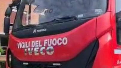Piogge torrenziali Frana blocca il traffico sulla Provinciale Piogge torrenziali Frana blocca il traffico sulla Provinciale