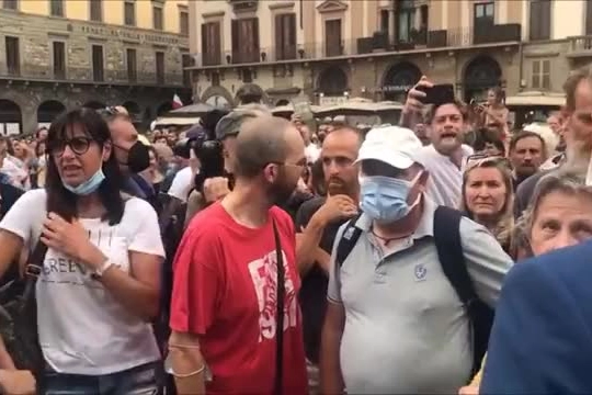 Manifestazione contro il green pass a Firenze