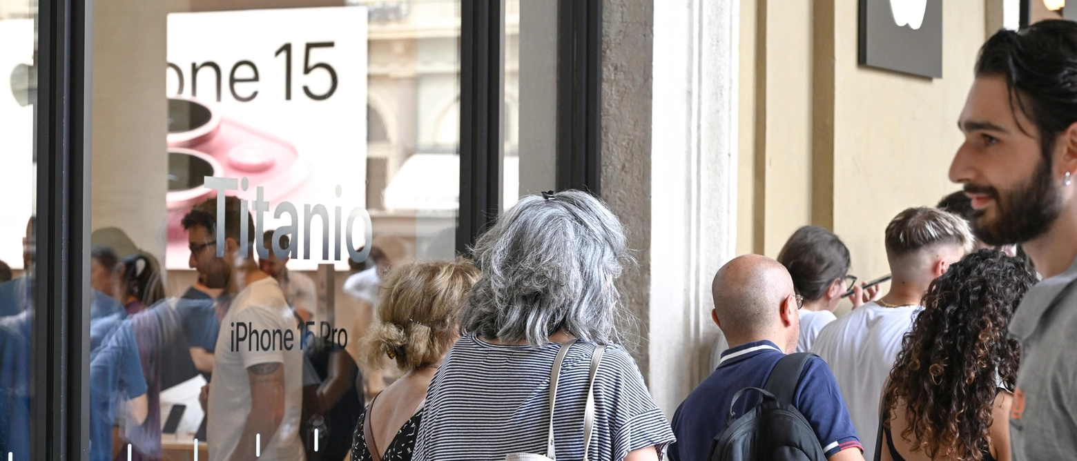 Ecco le particolarità degli ultimi prodotti lanciati sul mercato. Da oggi in vendita anche il nuovo smart watch