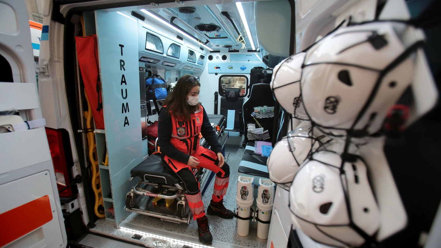 Un'ambulanza (New Press Photo)