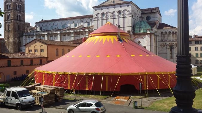 Il circo dietro al Duomo