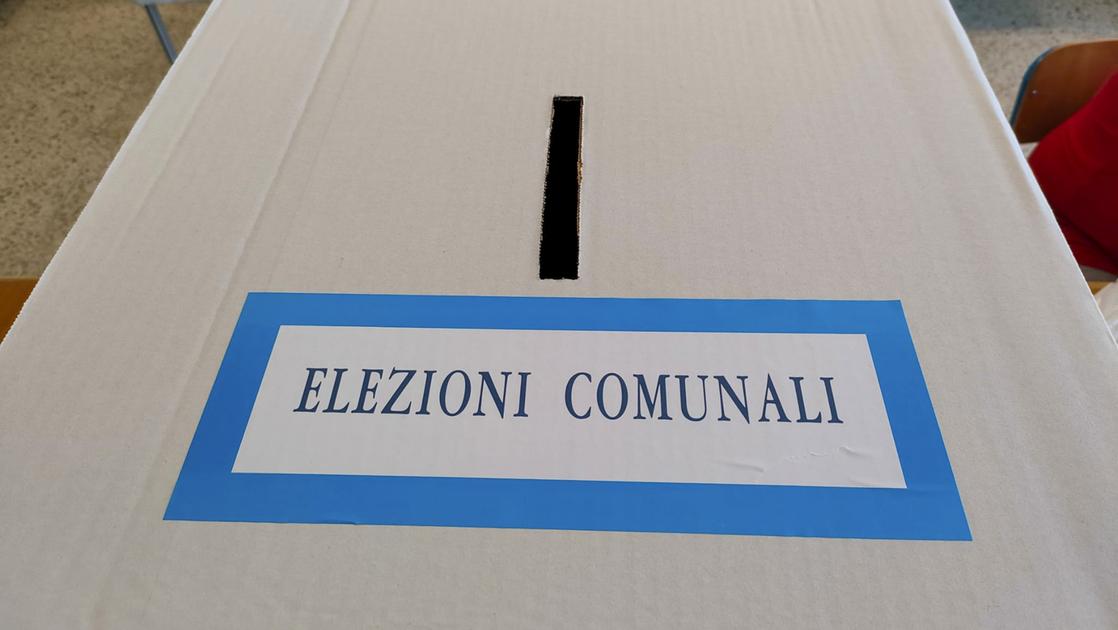 Ballottaggi amministrative 2023, alle 23 affluenza in calo in tutti i
