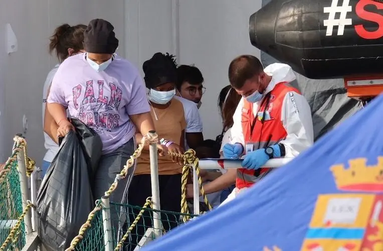 "Trattamento orribile" Niente sbarco a Marina per 73 bambini e minori costretti a ripartire