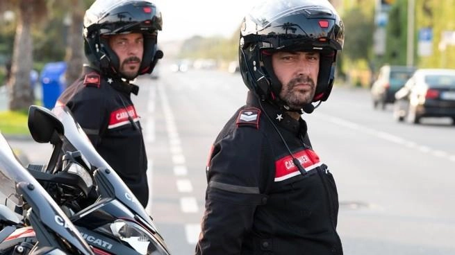 

Rapina a minorenne a Viareggio: 40enne arrestato - Carabinieri in azione