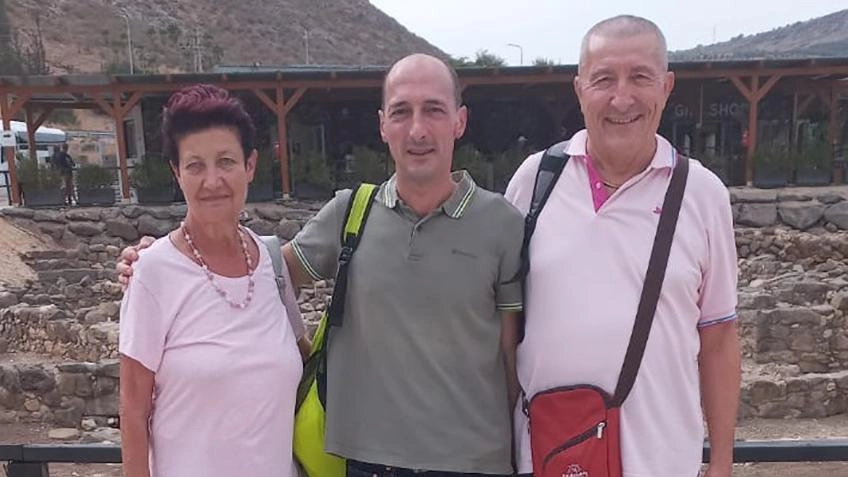 Gruppo di pellegrini in Galilea. Fiato sospeso per don Cristiano e per il presidente della Misericordia Gruppo di pellegrini in Galilea. Fiato sospeso per don Cristiano e per il presidente della Misericordia