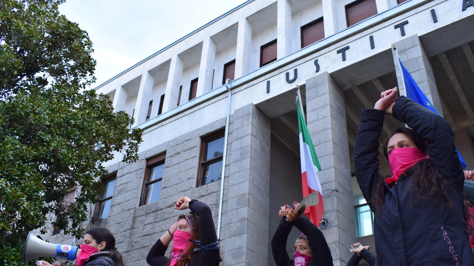 Cortei, mimose e diritti: la giornata "Stop alla violenza", le iniziative Cortei, mimose e diritti: la giornata "Stop alla violenza", le iniziative