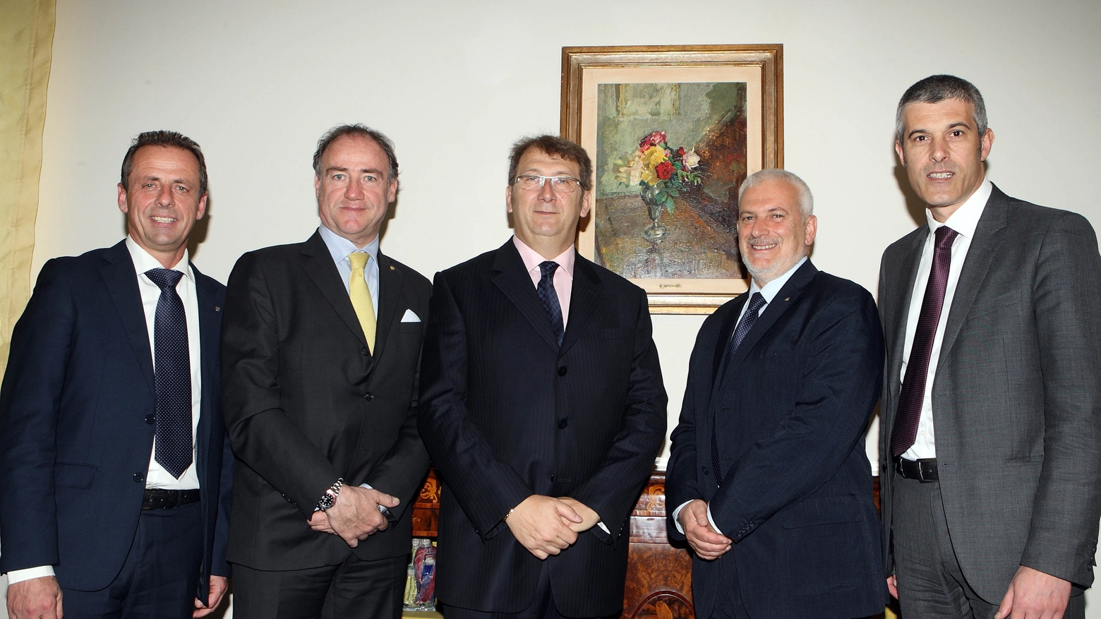 Andrea Rindi (secondo da destra) è il nuovo direttore generale del Credito Valdinievole