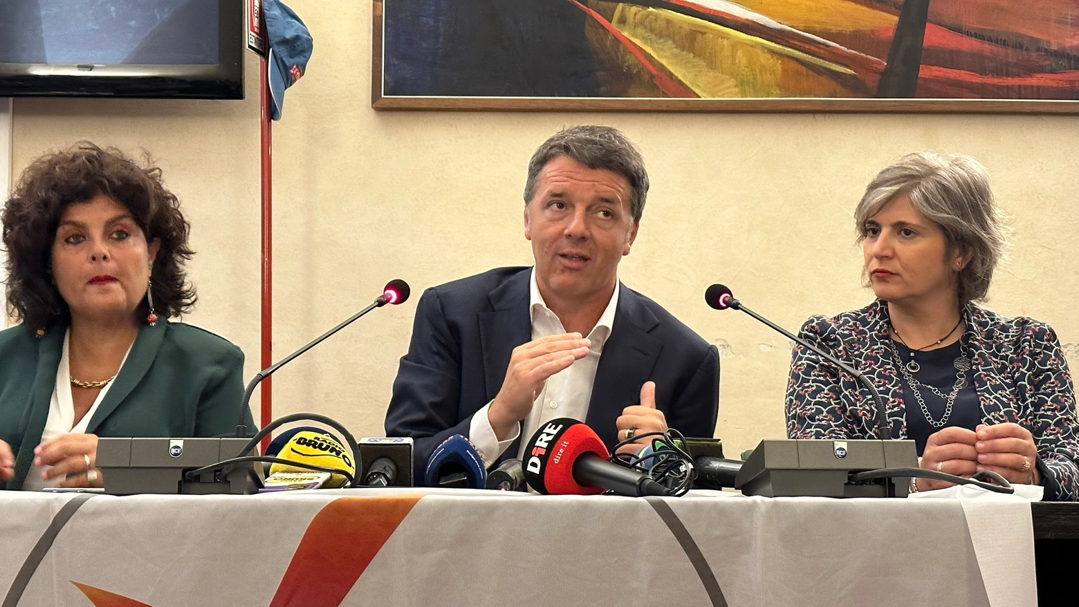Renzi a Firenze, conferenza stampa sullo stadio Franchi